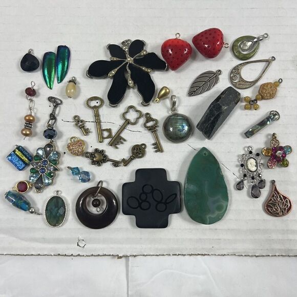 Focal Points Mix Lot Stone Unique Pendants And Jewelry Making Findings Vintage + - Picture 1 of 16